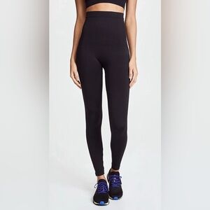 Assets by SPANX Seamless Leggings in Black size medium